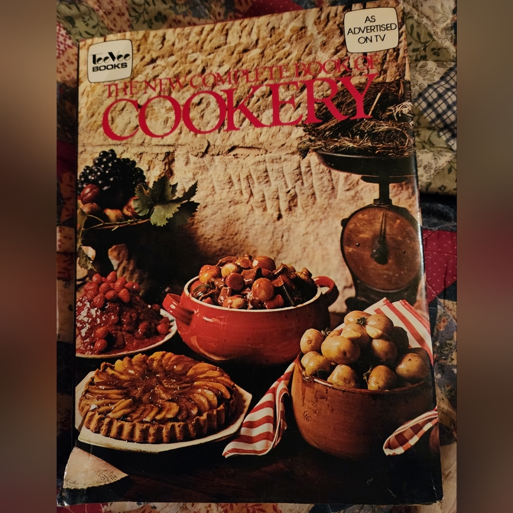 Oversized Hard Cover Cookbook TeeVee Books The New Complete Book of Cookery